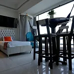 Estudio Con Entrada Independiente Laguito 1