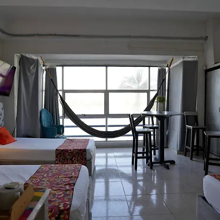 Estudio Con Entrada Independiente Laguito 1 * Cartagena